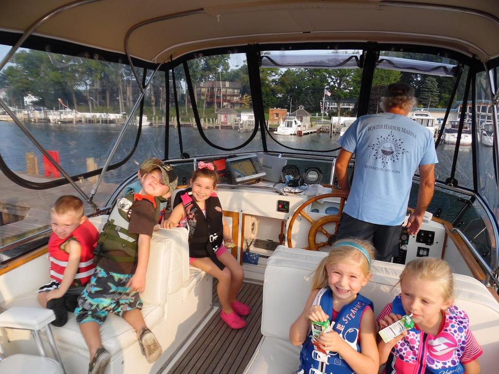 A full flybridge. photo credit: Pat Karsen